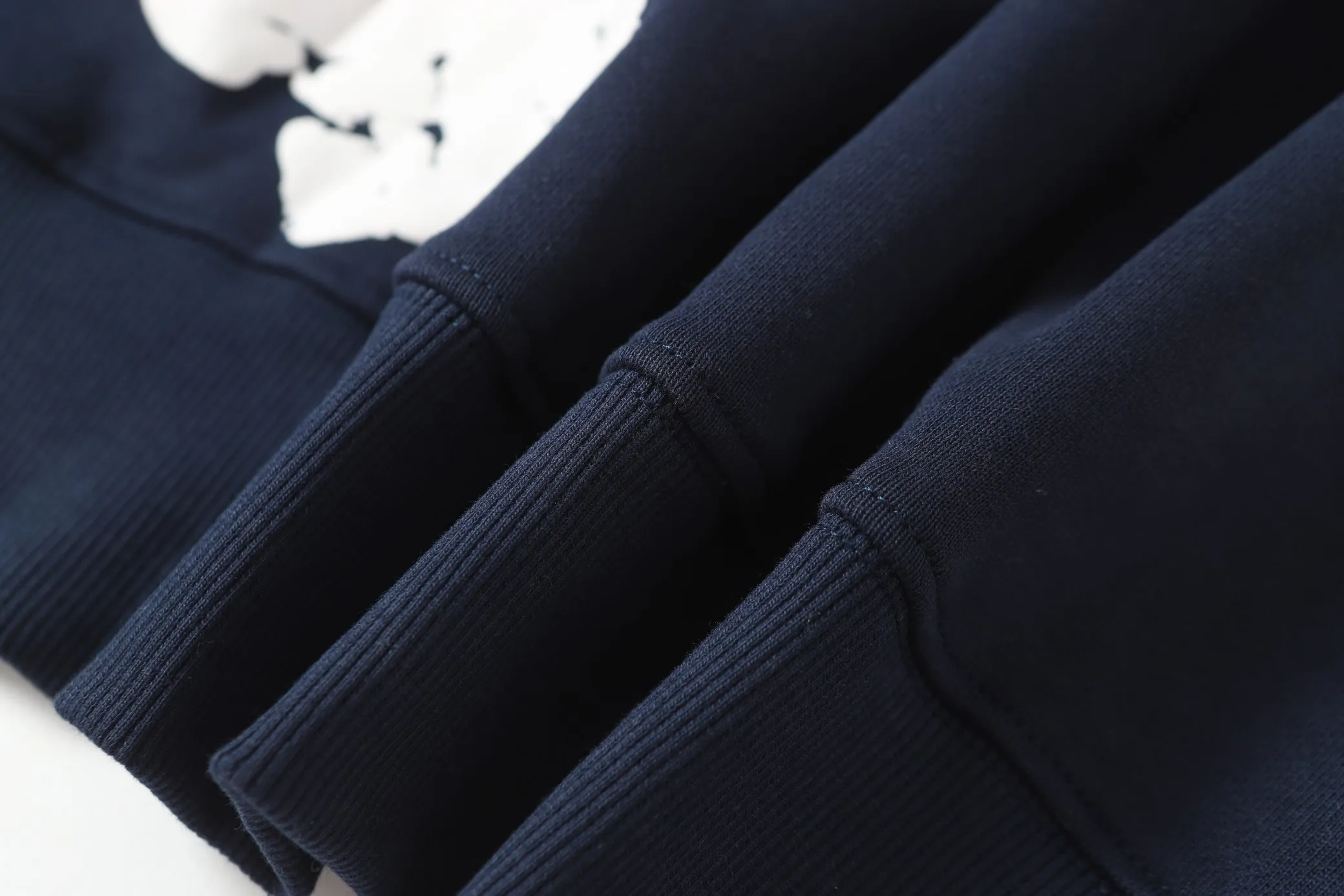 16 colors DENIM TEARS Kapok European and American trendy brand high-quality foam printed hooded sweatshirt jacket. Terry fabric weighs 380 grams. Threads are customized and dyed in the same color. Color Black Gray Blue Green Royal Blue Purple Red Orange Colorful Blue Pink White Sky Blue Brown Carbon Gray Black Gray White White Size S-XL
